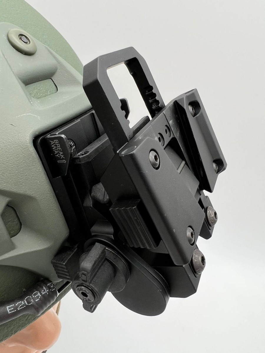 Регулируемый кронштейн для установки ПНВ, бинокуляров, экшн камер на шлем в кейсе - фото 3